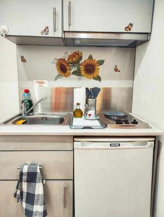 Rena'S Rooms Μελίντα Melinta Exterior foto